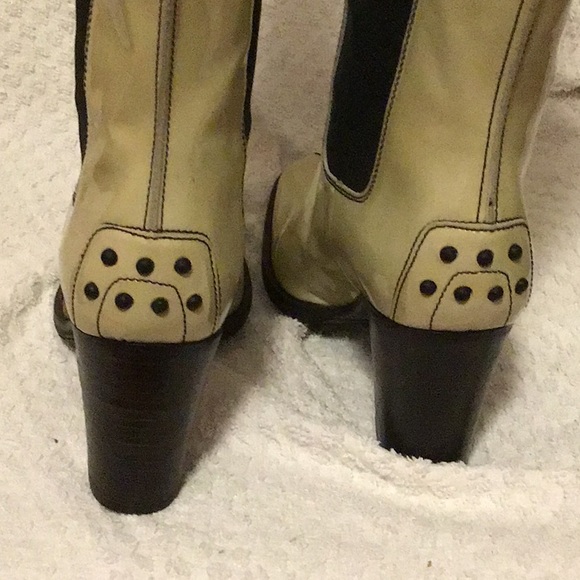 TOD’s cream colored patent leather knee boots. - Picture 4 of 8